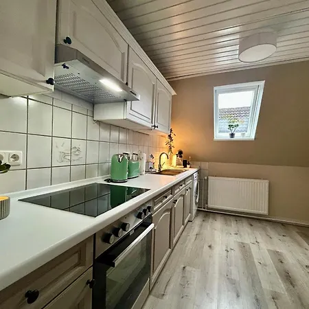 Business-apartment - 2 Baeder, Ruhig, Parkplatz Wlan דירה קיל