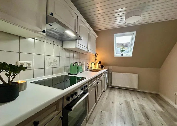 Oster-Auszeit - Apartment Mit 2 Baeder & Parkplatz Appartement Kiel